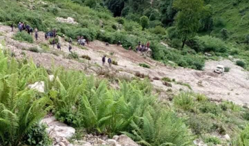 बझाङमा जिप दुर्घटनाः ३ जनाको मृत्यु भएको पुष्टि, घाइतेलाई लैजान हेलीकोप्टर उड्यो 