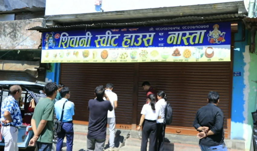 कञ्चनपुरमा मिठाई पसल अनुगमन, दुई पसल सिल