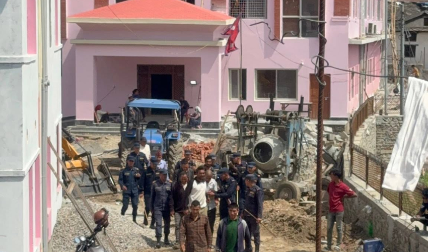 तस्विरः पत्रकार प्रकाश सिंह