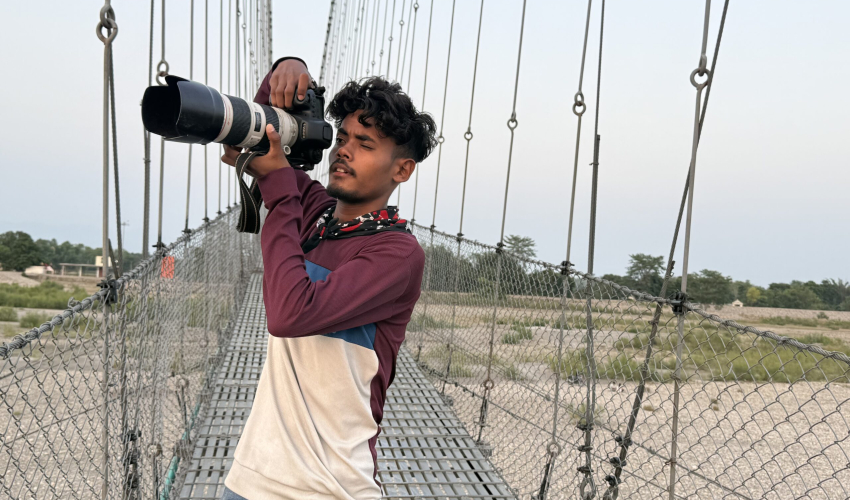 तस्बिर खिचेर जीविका चलाउँदै कैलालीका ‘जिनियस’