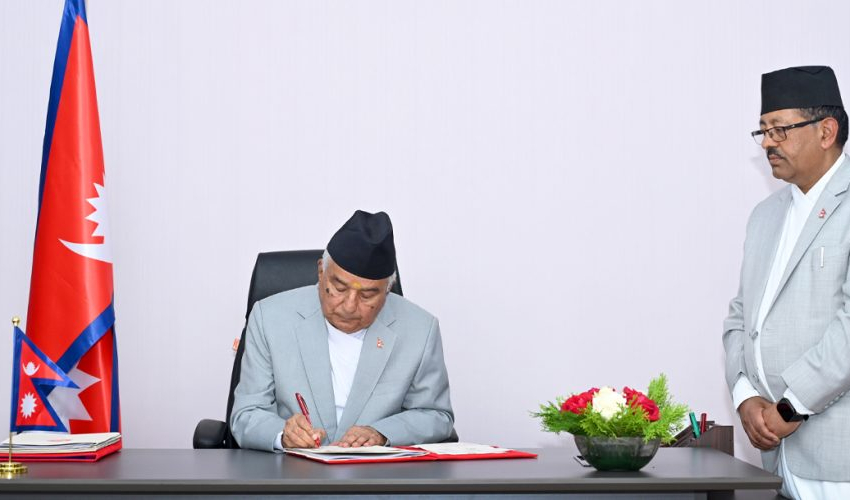 यी हुन् विभिन्न अध्यादेश जारी भएसँगै पदमुक्त हुने १ हजार ५९४ पदाधिकारी