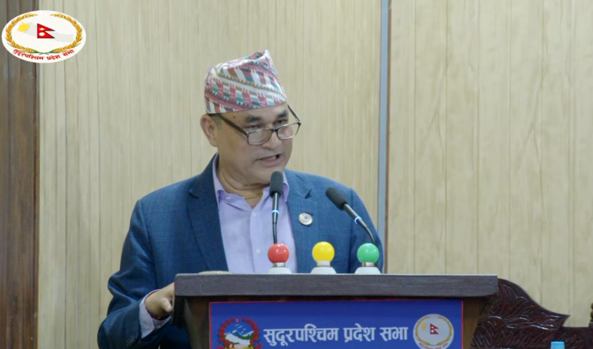 मुख्यमन्त्री शाहले दिए राजीनामा 