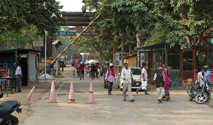 नेपाल-भारत सीमामा तस्करी बढ्दो, गौरीफन्टा बन्दै ठूलो प्रवेशद्वार