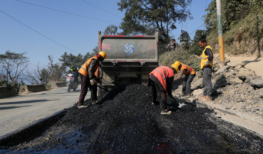 पेट्रोलियम पदार्थको मूल्य वृद्धिले विकास आयोजना प्रभावित