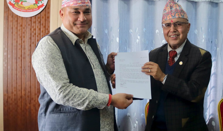 अर्थमन्त्री खनालसँग मुख्यमन्त्री शाहले राखे धान,मल कोटा र सडक स्तरोन्नतिको माग