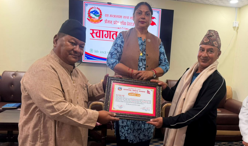 बैतडीको दोगडाकेदारका कृषि उद्यमी कार्की प्रदेश सरकारबाट सम्मानित 