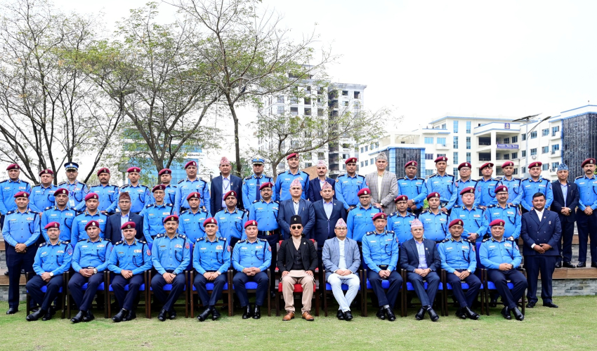 प्रहरीलाई व्यवहार सुधार्न गृहमन्त्री गुरुङको निर्देशन, प्रविधि प्रयोग विस्तारमा जोड