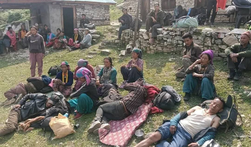 बाजुरा-हुम्ला सीमा विवादः घाइते चार जनाको हेलिकप्टरबाट उद्धार 