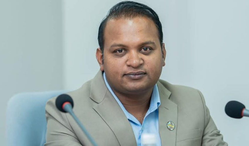  श्रममन्त्री दिपककुमार साह पदमुक्त 