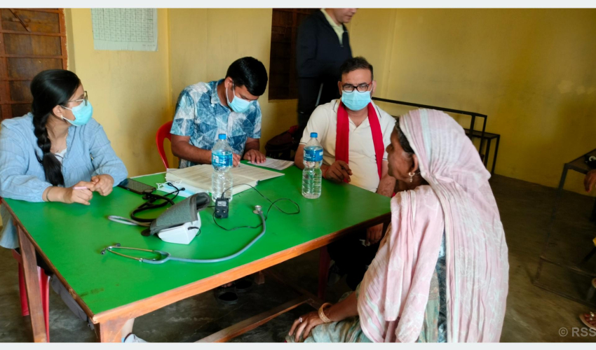 निःशुल्क विशेषज्ञ स्वास्थ्य शिविरबाट दुई सय ४५ जना लाभान्वित