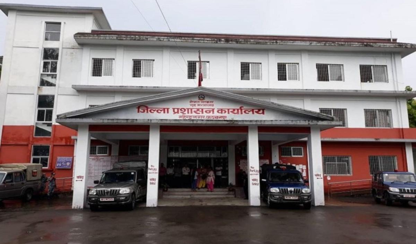 कञ्चनपुरमा मतदान केन्द्रमा मोबाइल, क्यामेरा लैजान निषेध