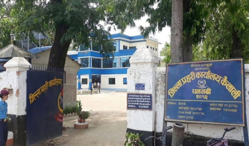 कैलाली प्रहरीको वैशाख महिनाको प्रगति: लागुऔषध र अवैध मदिरा बरामद, ११ लाख राजस्व सङ्कलन