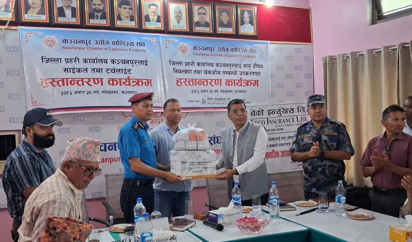 प्रहरीलाई लागुऔषध नियन्त्रण उपकरण हस्तान्तरण