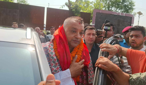 नेपाली कांग्रेसको सुदूरपश्चिम प्रदेशस्तरीय भेला सम्बोधन गर्न कांग्रेसका सभापति गगनकुमार थापा धनगढीमा