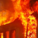 दोलखा बजारमा भीषण आगलागी, ९ वटा घर जलेर नष्ट