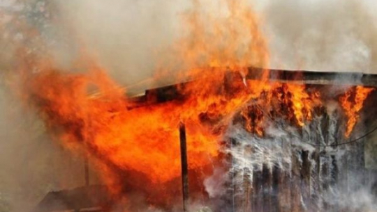 डोटीको एक चिया पसलमा आगलागी