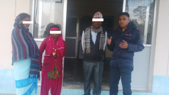 कैलालीमा बालिका बेचबिखन गर्न खाेज्ने स्वयमसेविका सहित तीन जना पक्राउ