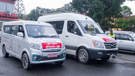 भोटेकोशी बाढीः पीडितको उद्धार र राहतका लागि निःशुल्क बससेवा