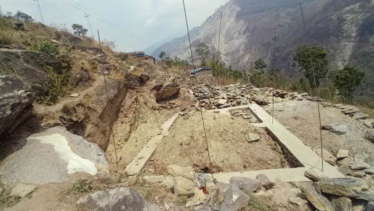 बाजुरामा पहिरो पीडितका घर निर्माणको काम अलपत्र