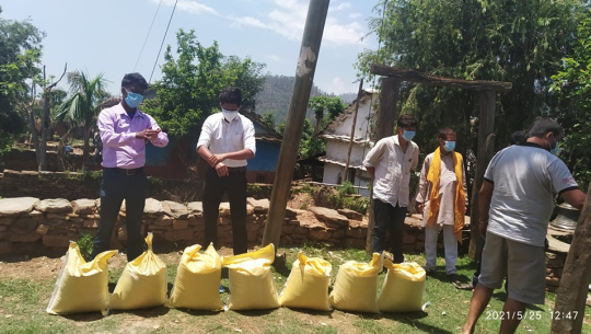 डोटीमा थ्री डीभीएलद्वारा राहत वितरण