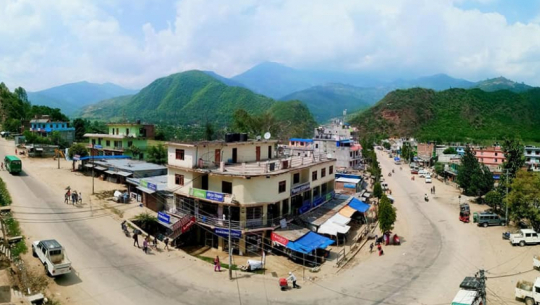 जोखिमकाे ख्याल नगरी डोटीका बजारमा चहलपहल