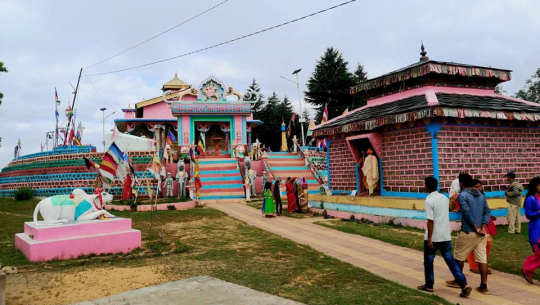 फोटोमा डडेल्धुराको प्रसिद्ध धार्मिक तथा पर्यटकीय स्थल उग्रतारा मन्दिर 