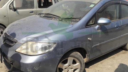 कैलाली भन्सारद्वारा २००७ को गाडी २०१४ उत्पादन बर्ष राखेर लिलामी