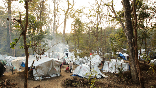कैलालीको पहिरो पीडितको ७ महिना चुरे फेदी जंंगलमै बित्यो, निषेधाज्ञापछि २ छाक टार्न धौधौ