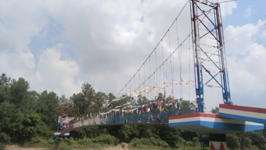 झोलङ्गे पुल निर्माण हुँदा स्थानीयलाई यात्रा गर्न सहज  