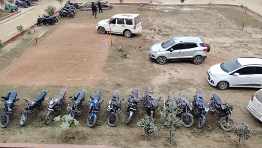 कागजपत्र नभएका ४ जिप र १२ मोटरसाइकल बरामद