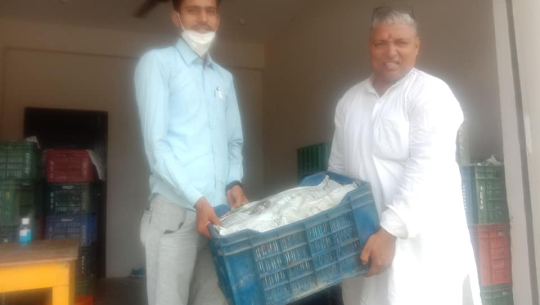 मानव सेवा आश्रमलाई व्यवसायीद्धारा तरकारी र फलफूल सहयोग