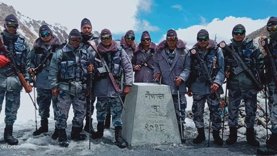 दार्चुलाको नेपाल–चीन सीमाको १ नम्बर पिलरमा पहिलो पटक सशस्त्र पुग्यो