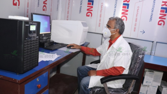 डडेल्धुरा अस्पतालको प्रयोगशालामा गरिएको परीक्षणमा तीन जनामा कोरोना पुष्टि