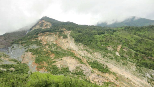 बैतडीमा वर्षेनि पहिरोकै पिरलो, वर्षाले झनै जोखिम बढायो
