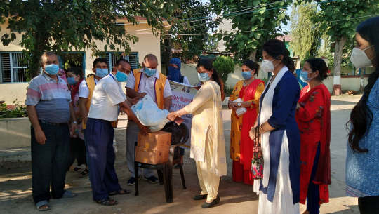 लायन्स क्लब धनगढी समृद्धीद्वारा सुधारगृहमा मास्क र साबुन वितरण