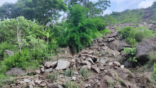 पहिरोको उच्च जोखिममा बाजुराको अम्कोट