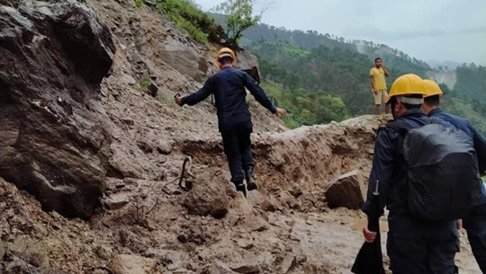 दार्चुलामा पहिरोमा पुरिएर दुई जनाको मृत्यु