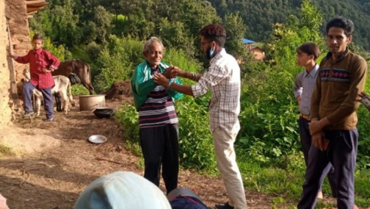 Ajayameru youth club provides relief worth Rs 20,000