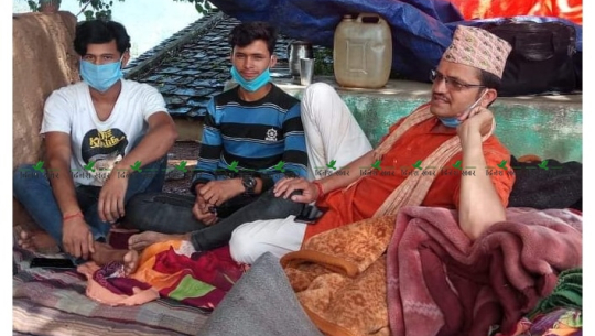 बैतडीमा ५ बुँदे माग राख्दै तीन जना अनशन बसे