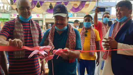 धनगढीमा न्यू मष्टामाण्डौ सुनचाँदी पसलको उद्घाटन