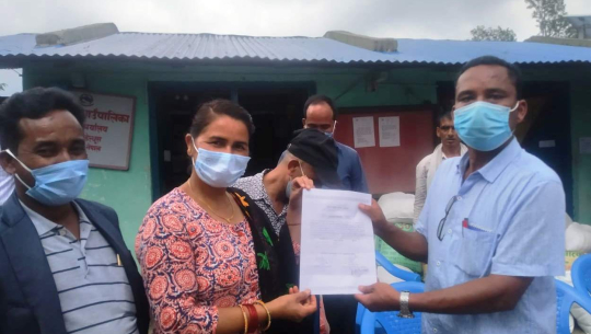 आलितालका पहिरो पीडितलाई एकिकृत विकास समाजद्वारा सहयोग