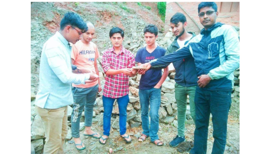 बैतडीका पहिरो पीडितलाई आर्थिक सहयोग