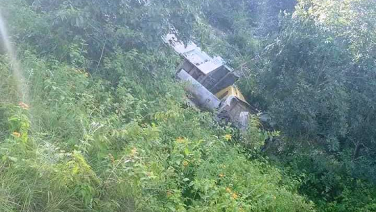 डोटीमा टिप्पर दुर्घटना