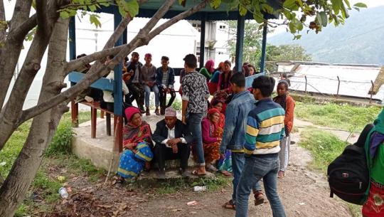 बाजुरामा नागरिकता बनाउनेको भीड