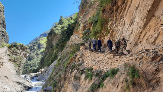 छांगरुसम्मको गोरेटो बाटो मर्मतको काम गर्न स्थलगत सर्वेक्षण