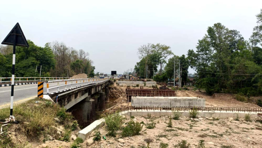 धनगढी-अत्तरिया ६ लेन सडककाे मनहराखाेलामा चार वर्षसम्म पुल बनेन