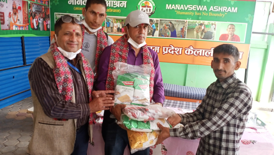 मालिका फूड प्रालिद्वारा मानव सेवा आश्रमलाई सहयोग