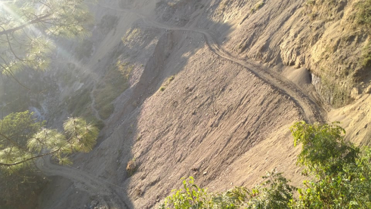 दार्चुलाको बलाँचमा सडकले कुलो भत्किँदा बाझै रह्रयो खेत