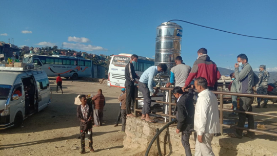 डडेल्धुरामा बन्दैछन् हात धुने अड्डा