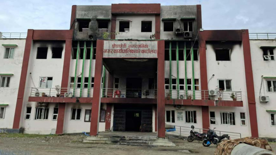 घोडाघोडी र गौरीगङ्गा नगरपालिकाको नियमित सेवा सञ्चालनमा समस्या